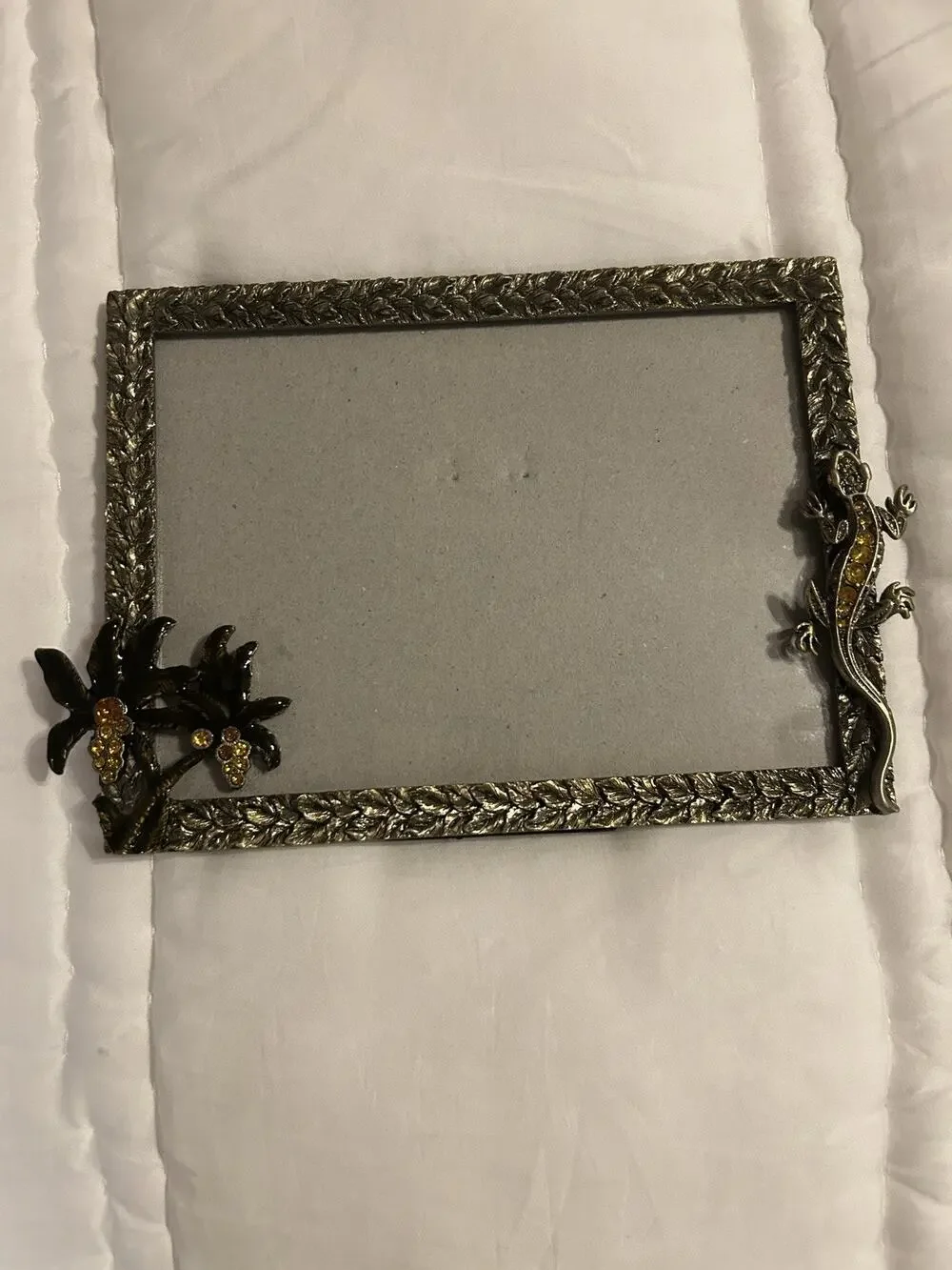 Vintage 6x4 Picture Frame Metal Gold Leaves Gemstones Palm Trees Lizard Gekko